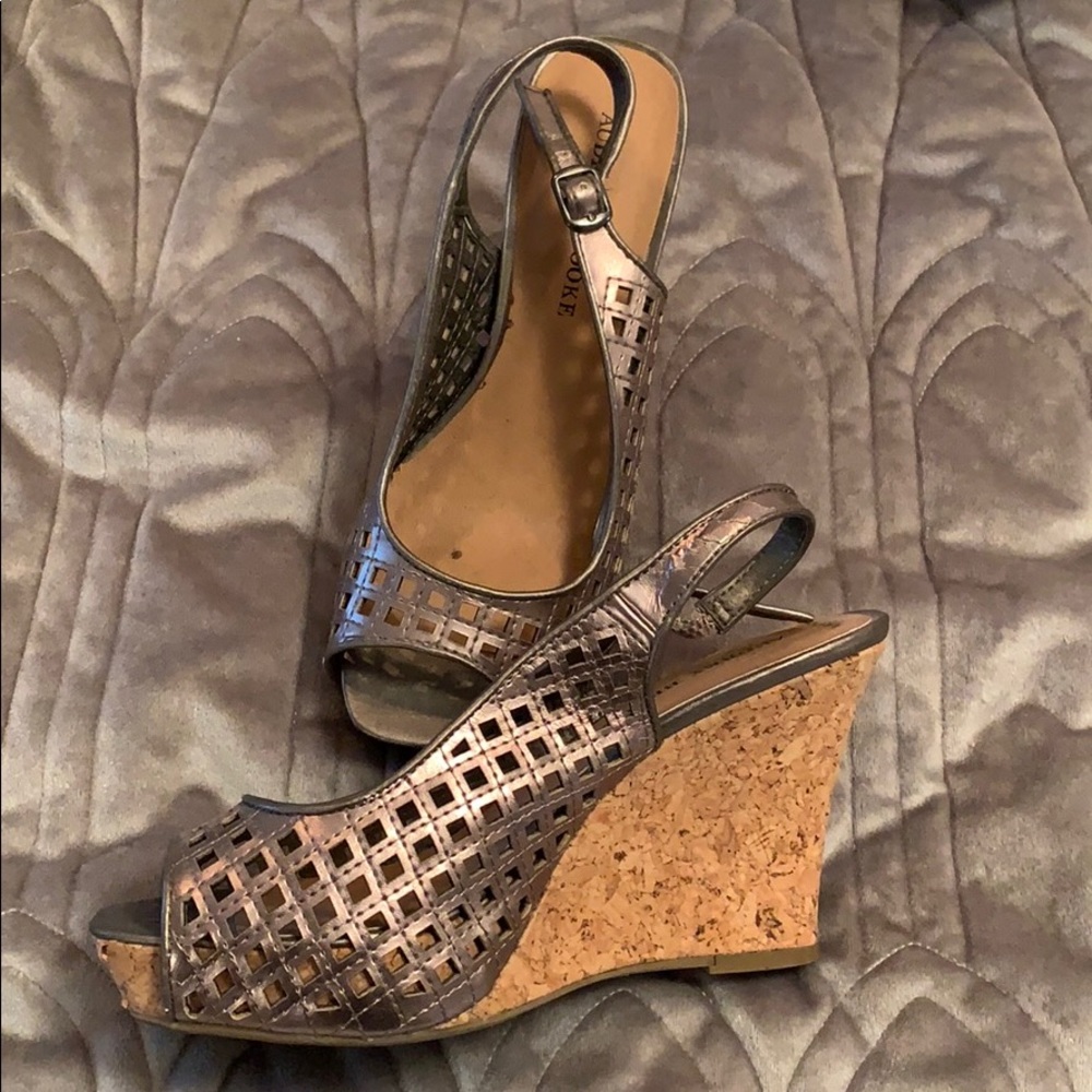 Copper cork wedges